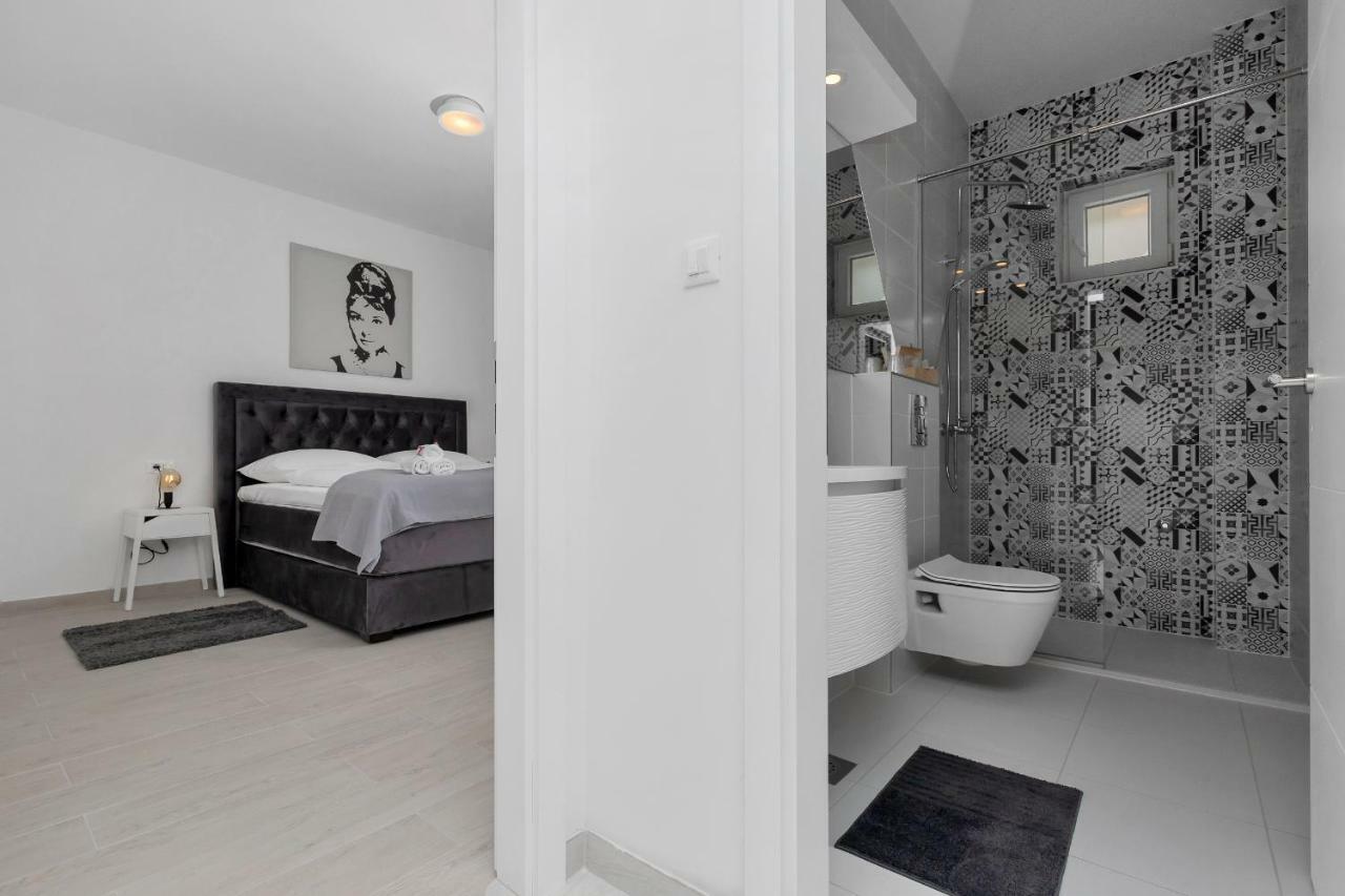 Apartments Morpheus Makarska Eksteriør billede