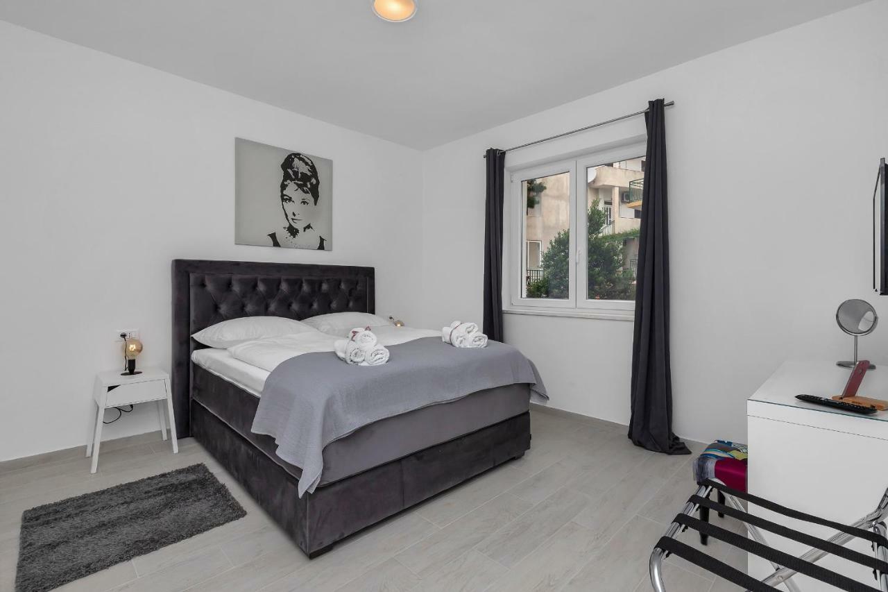 Apartments Morpheus Makarska Eksteriør billede
